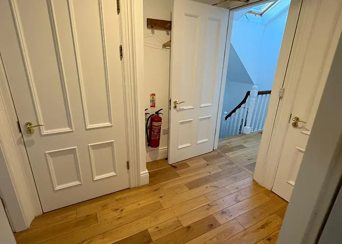 Gilberts Townhouse Guest house